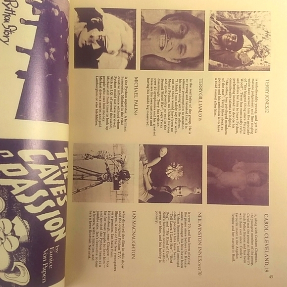 Monty Python LIVE Softcover Book 2009 - Picture 17 of 17